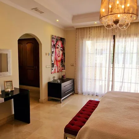 Family Friendly Next To Puerto Banus Villa