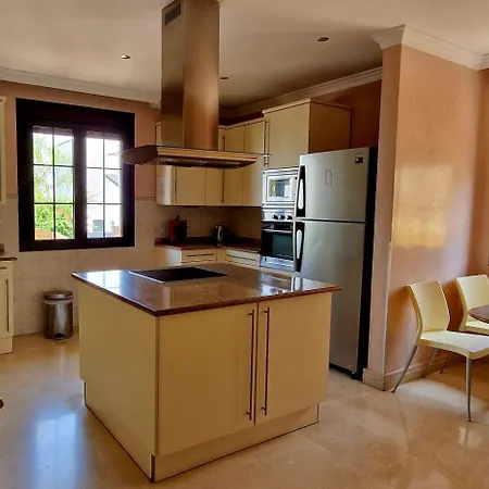 Family Friendly Next To Puerto Banus