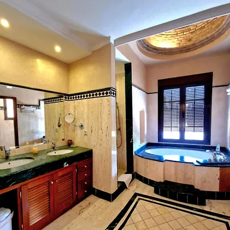Villa Family Friendly Next To Puerto Banus Marbella