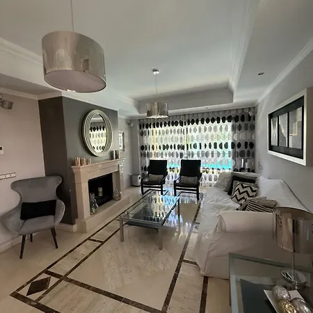 Family Friendly Next To Puerto Banus 别墅