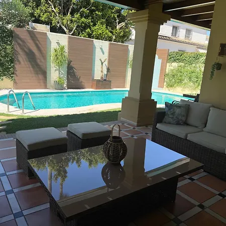 Family Friendly Next To Puerto Banus 别墅 马尔韦利亚