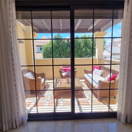 Family Friendly Next To Puerto Banus Villa *