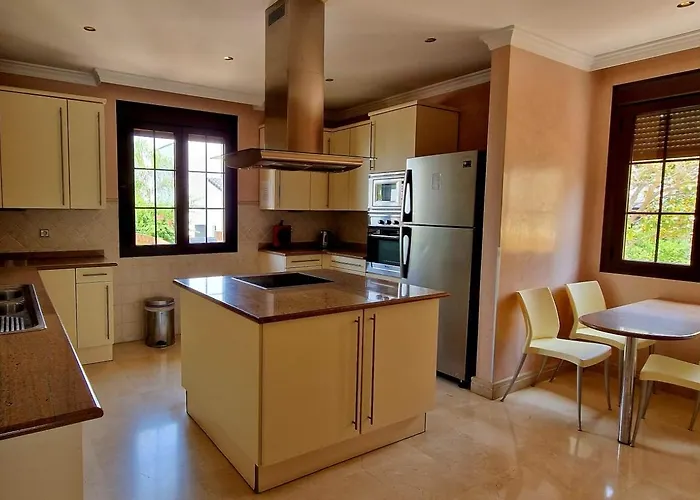 Family Friendly Next To Puerto Banus