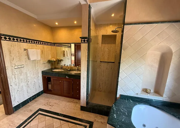 Villa Family Friendly Next To Puerto Banus Marbella