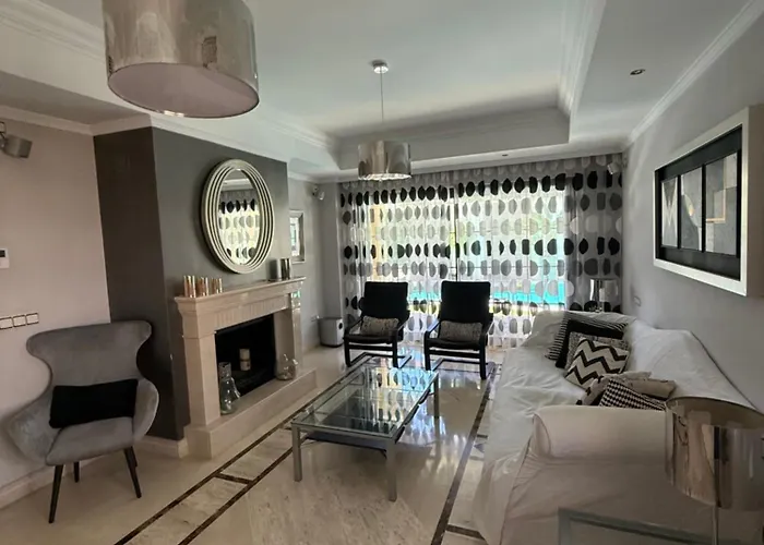 Family Friendly Next To Puerto Banus Villa